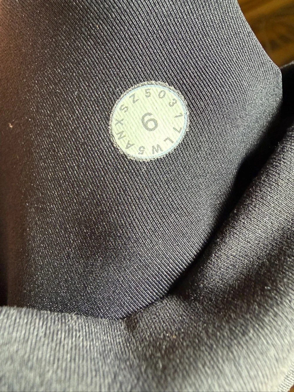 Lululemon In Movement Leggings 7/8 25” -Size 6 - Picture 4 of 4